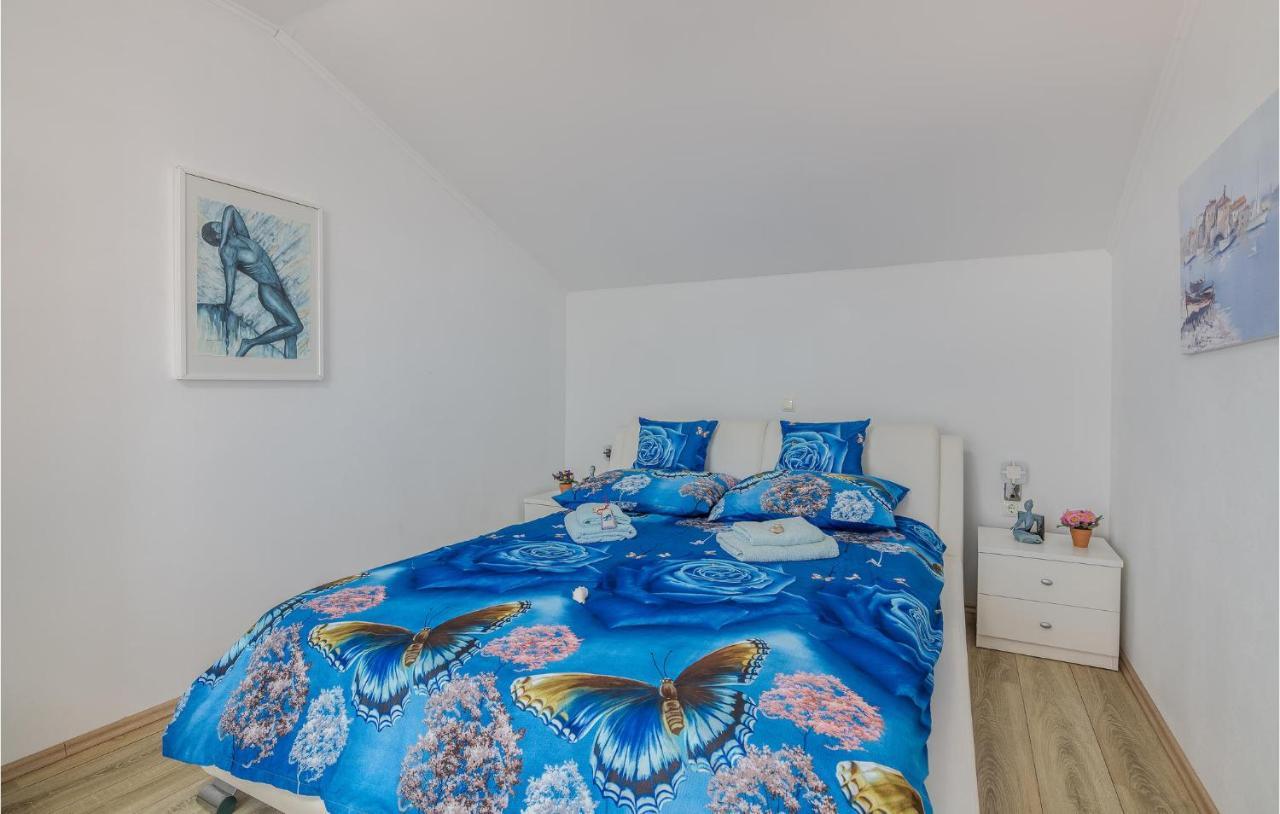 Nice Apartment In Stara Baska With Kitchen 外观 照片