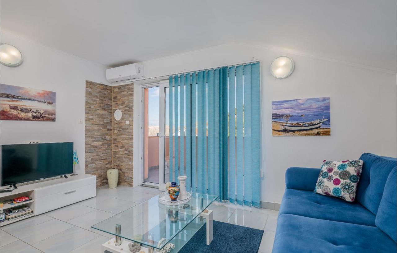 Nice Apartment In Stara Baska With Kitchen 外观 照片