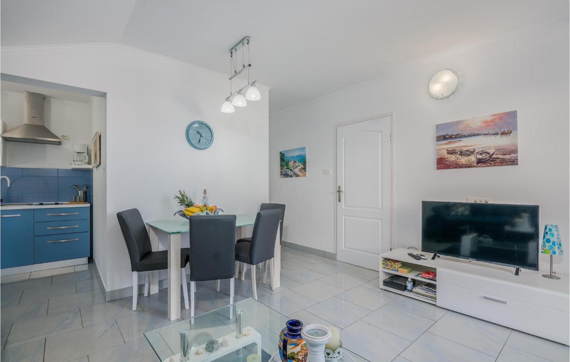 Nice Apartment In Stara Baska With Kitchen 外观 照片