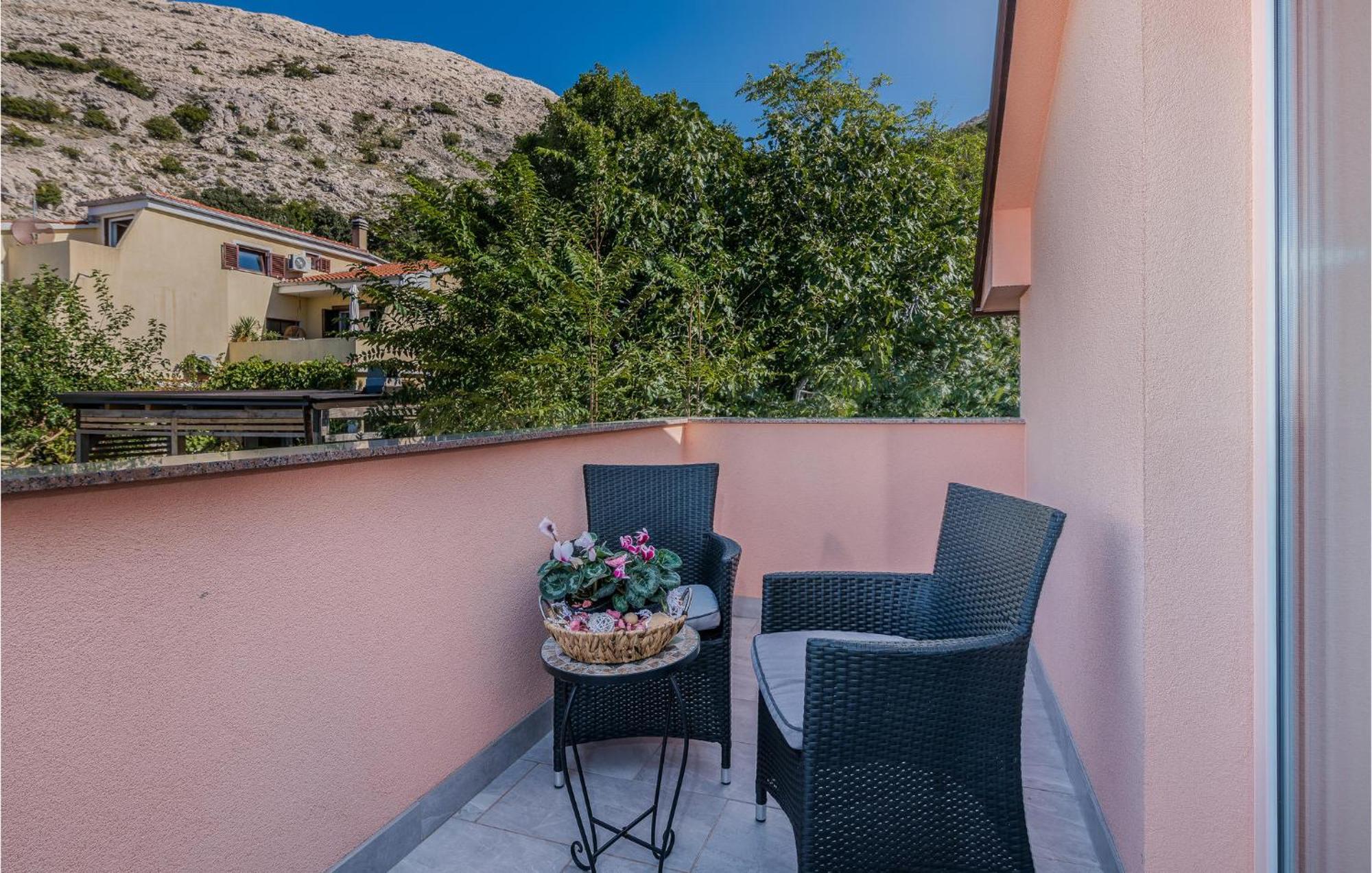 Nice Apartment In Stara Baska With Kitchen 外观 照片